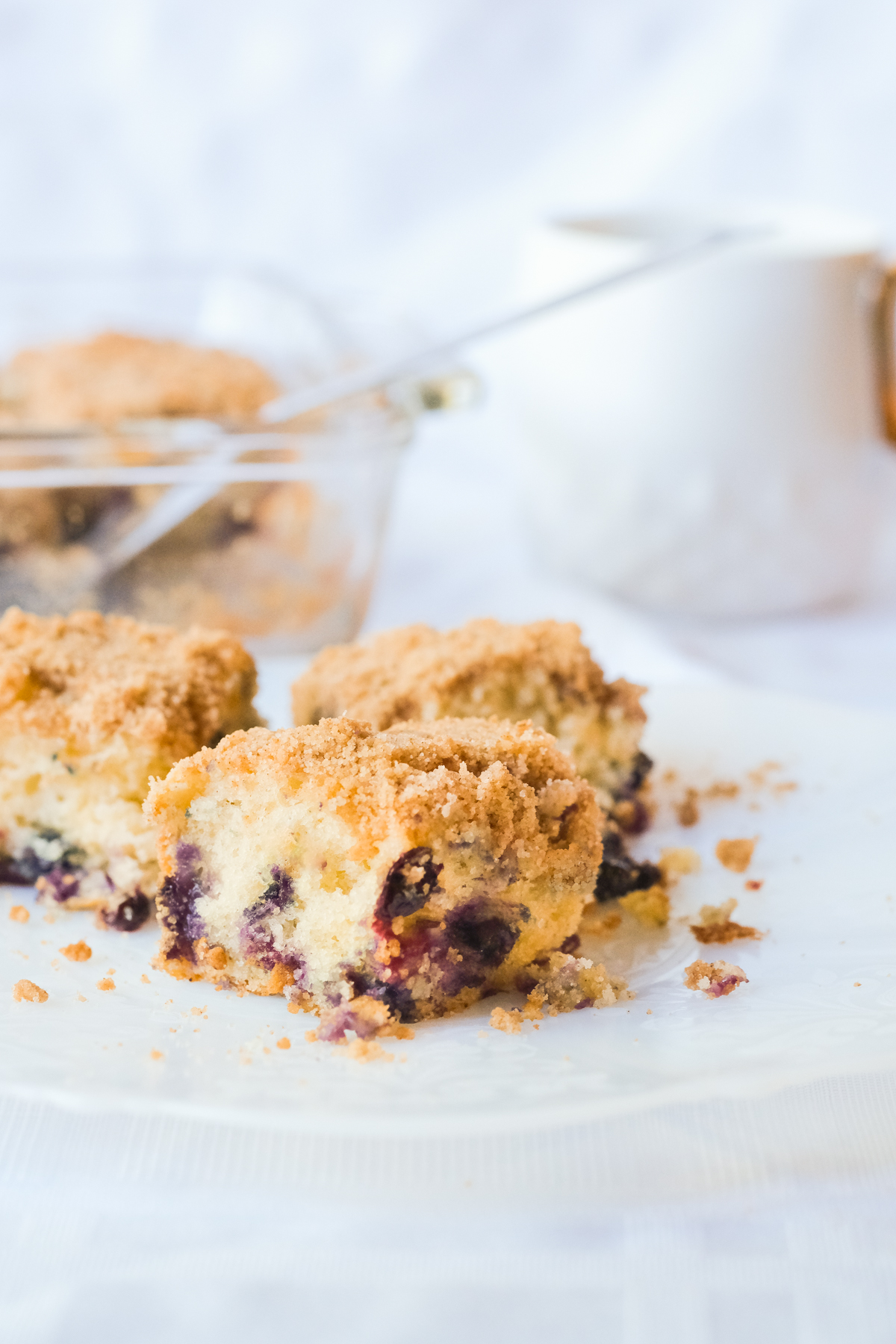 crumbly blueberry coffee cake