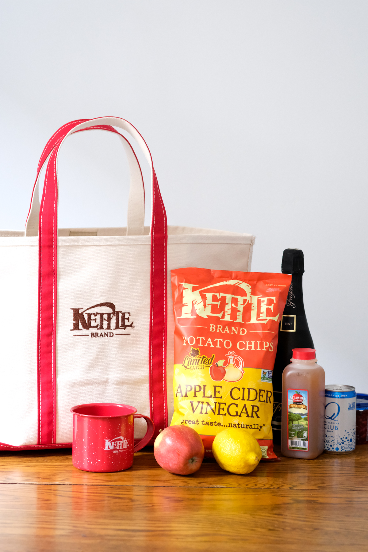kettle brand apple cider vinegar chips with bag